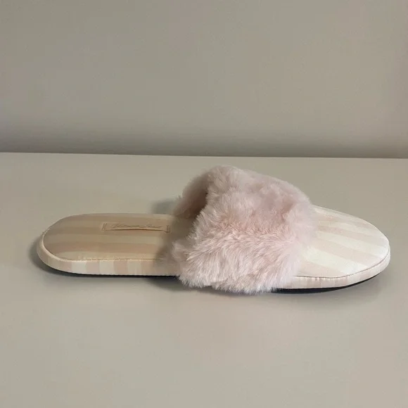 Victoria Secret Slippers - Picture 4 of 6